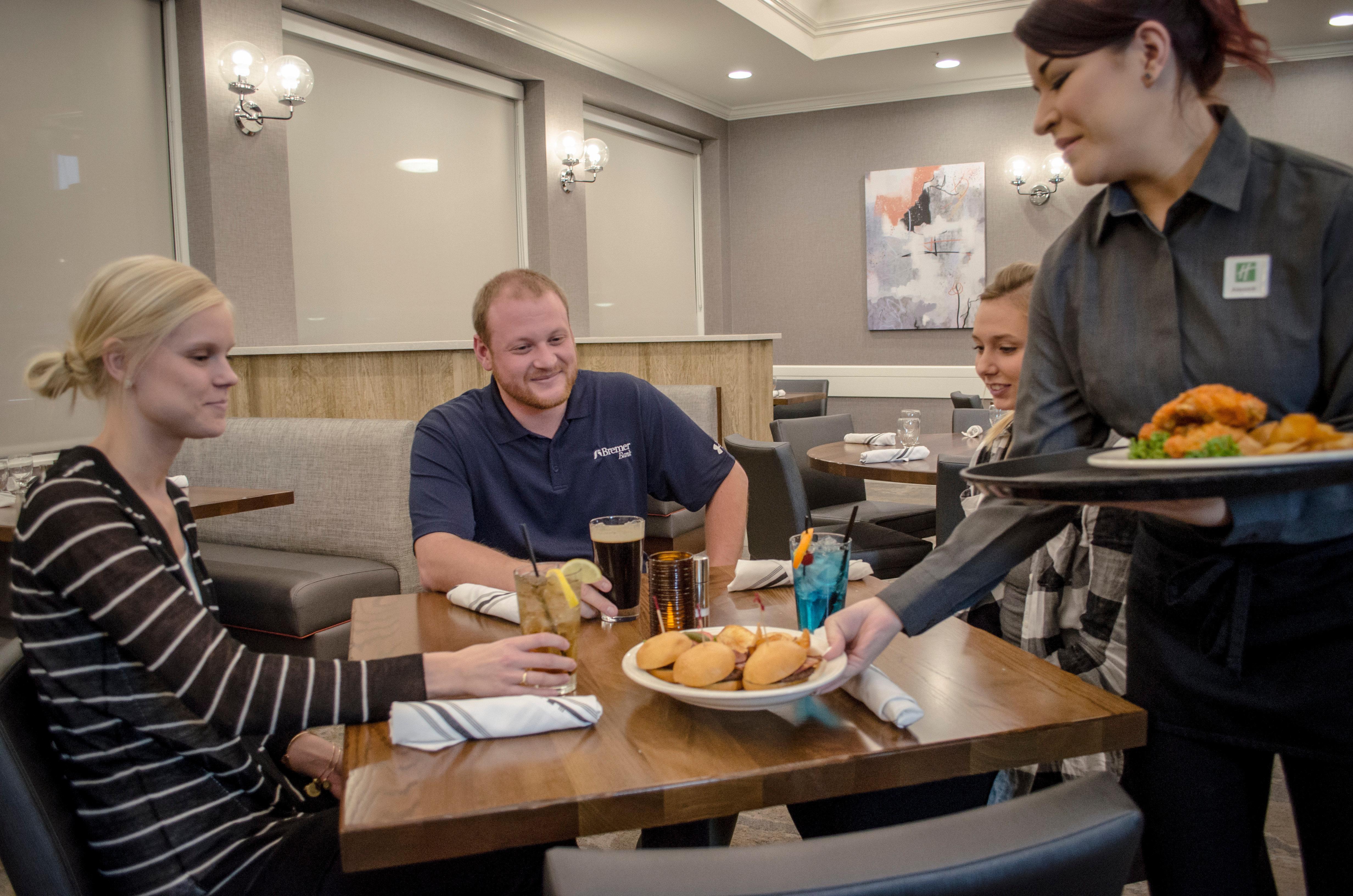 Holiday Inn Fargo By Ihg Buitenkant foto
