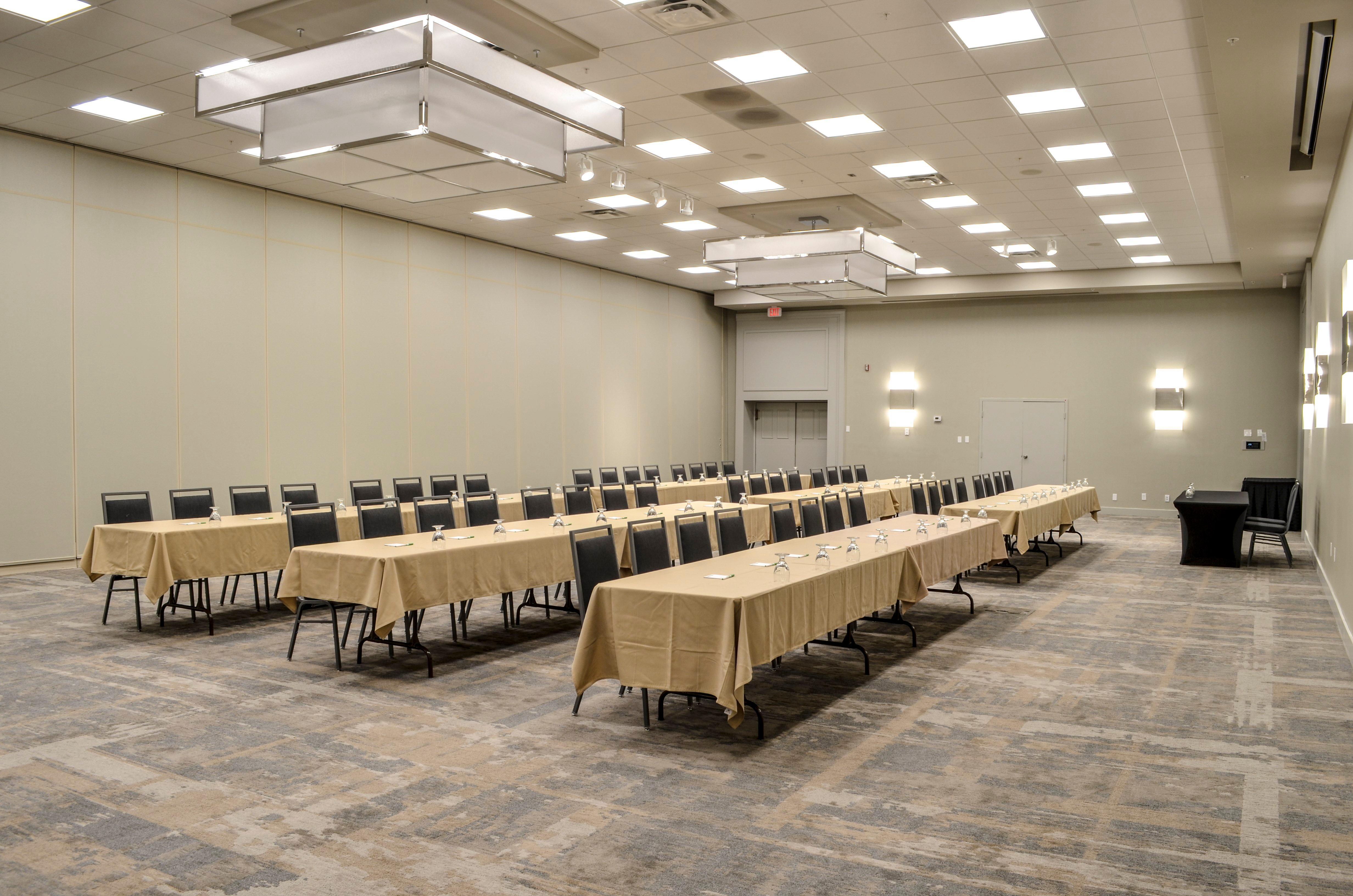 Holiday Inn Fargo By Ihg Buitenkant foto
